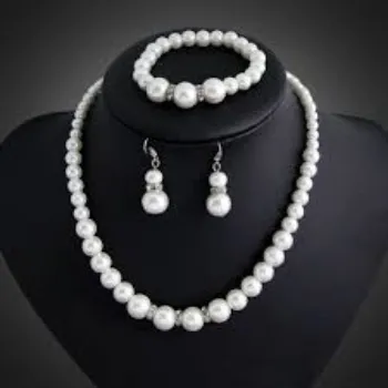 pearl-necklace4[1]-2057586-86372.webp